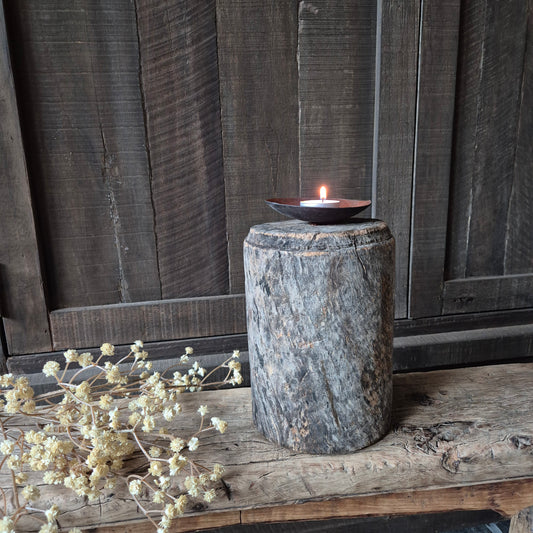 Uniek oud houten kandelaar nr. 17