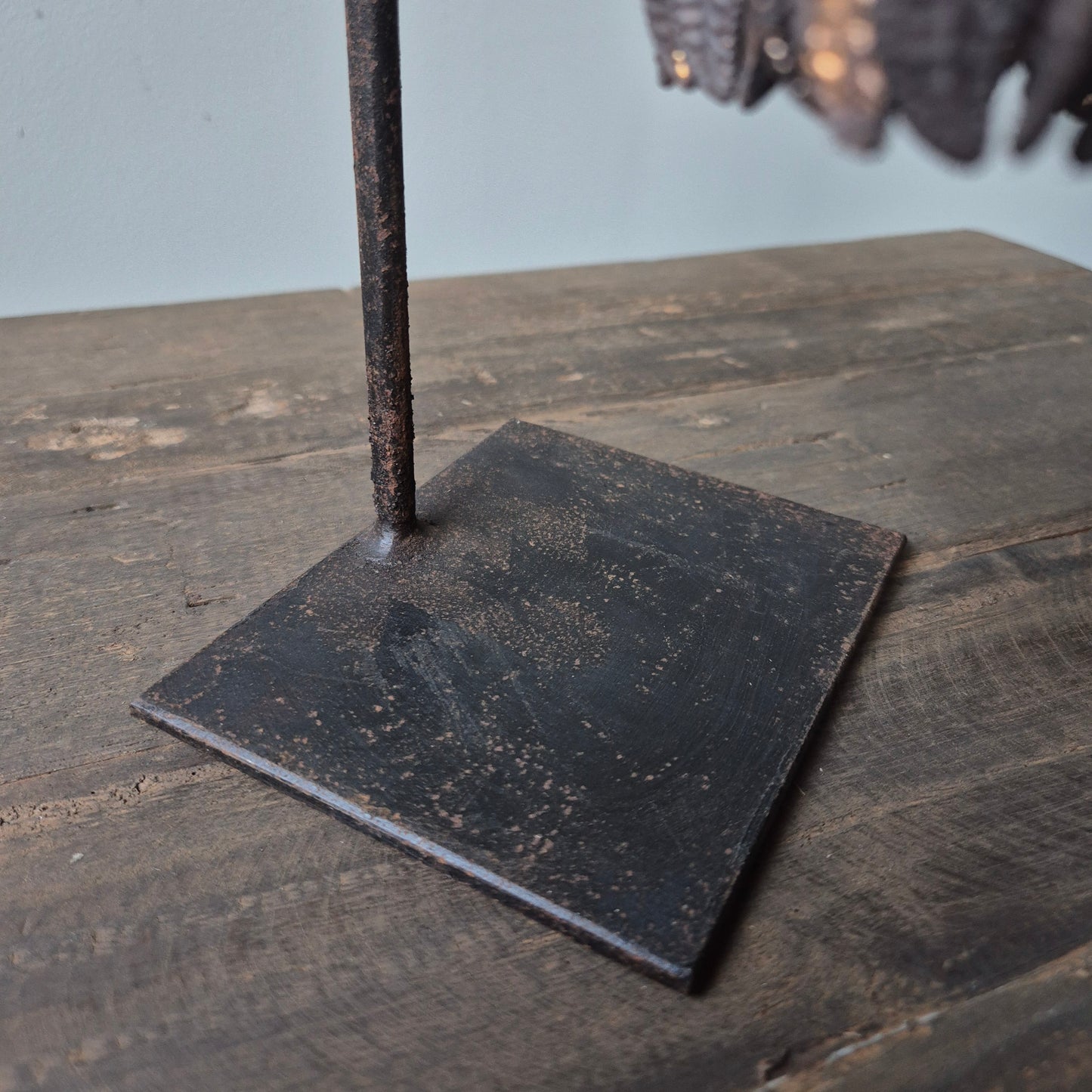 Ijzeren statief met hanger rond