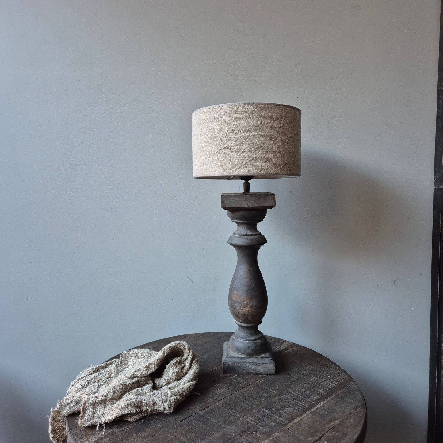 Houten balusterlamp incl. shabby kap M