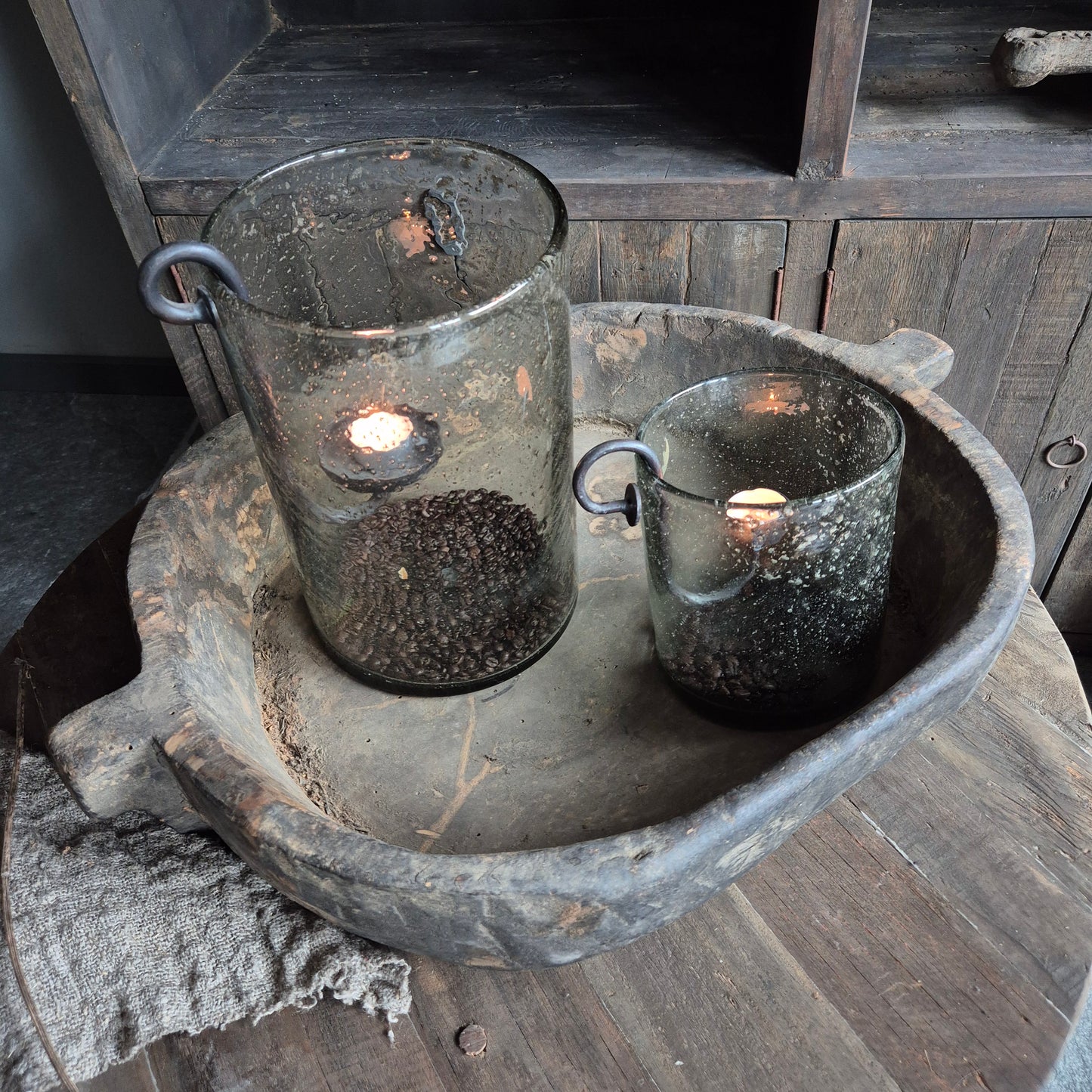 Oud houten schaal met handvat XL nr. 31