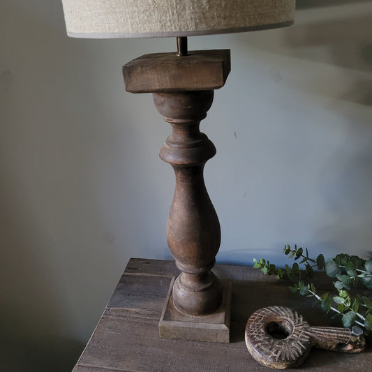 Houten baluster tafellamp incl. shabby kap L