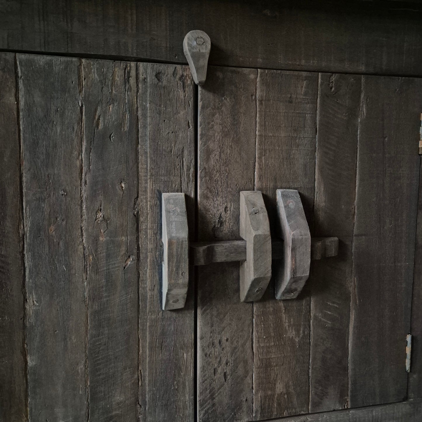 Dressoir oud hout driftwood schuifslot