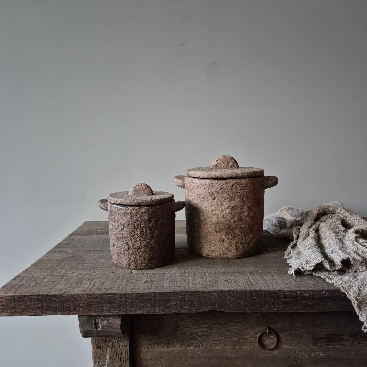 Stenen pot met deksel bruin S
