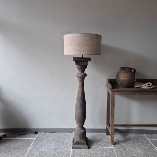 Houten baluster vloerlamp incl. shabby kap | vergrijsd