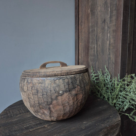 Oud houten bak met deksel nr. 1