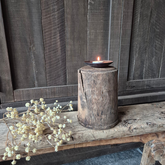 Uniek oud houten kandelaar nr. 16