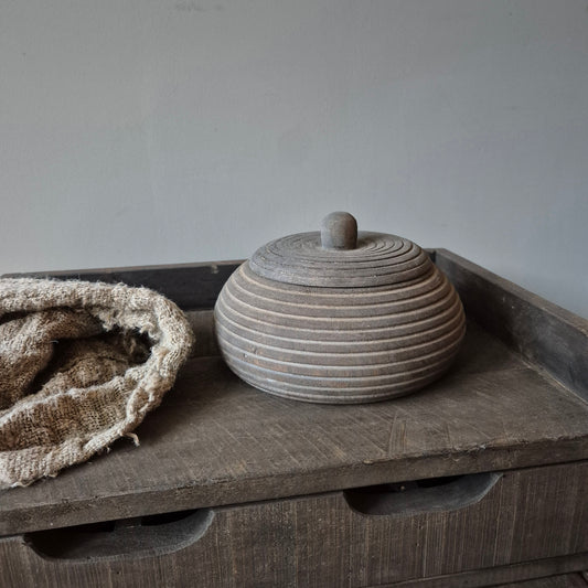 Houten pot met deksel