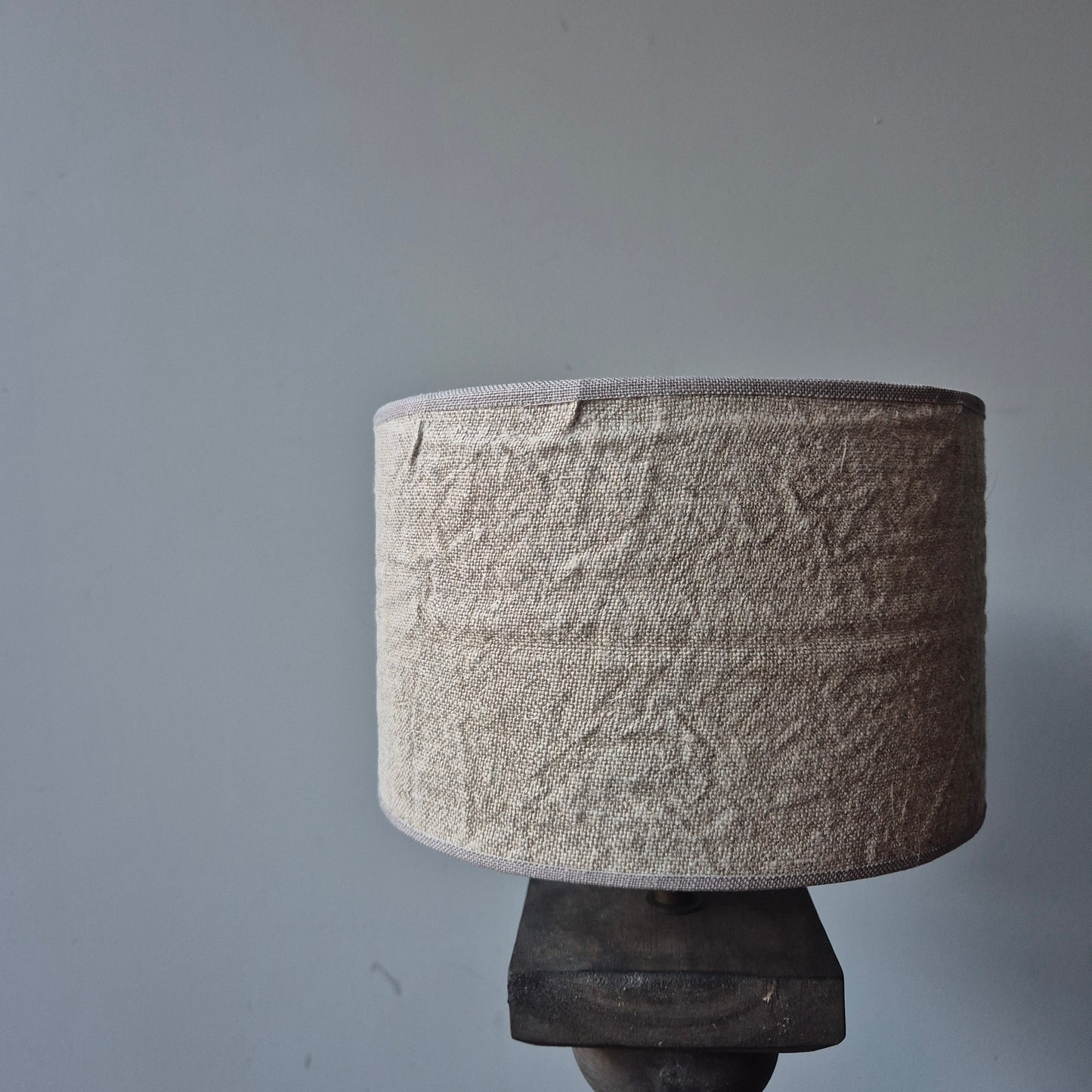 Houten balusterlamp incl. shabby kap S