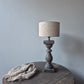 Houten balusterlamp incl. shabby kap S