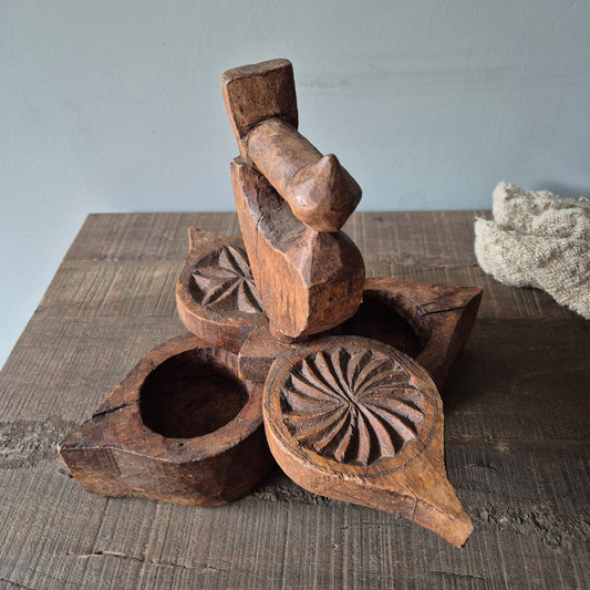 Oud houten spicebox