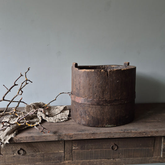 Oud uniek houten bak | kruik