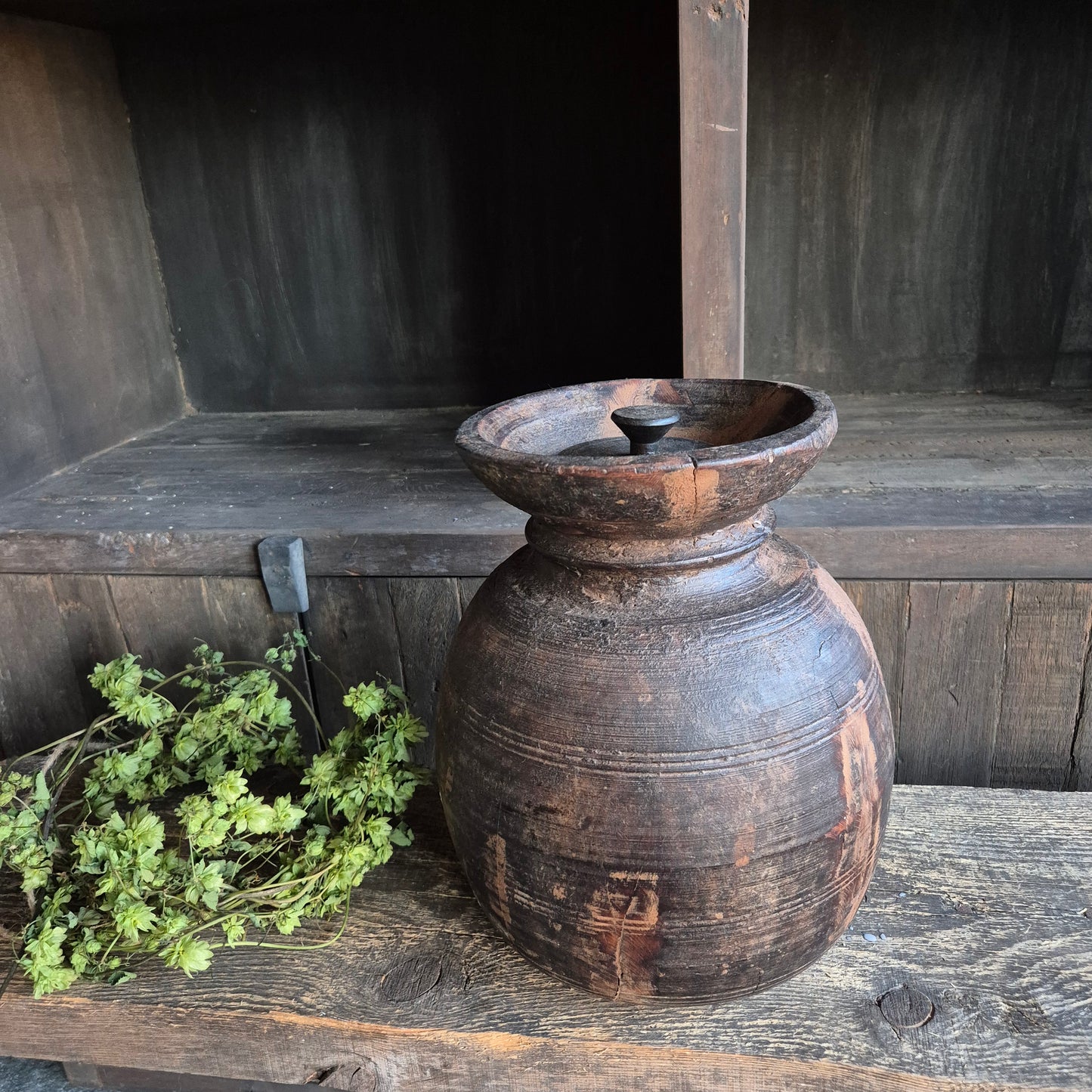 Oud houten kruik met deksel Luksa nr. 1