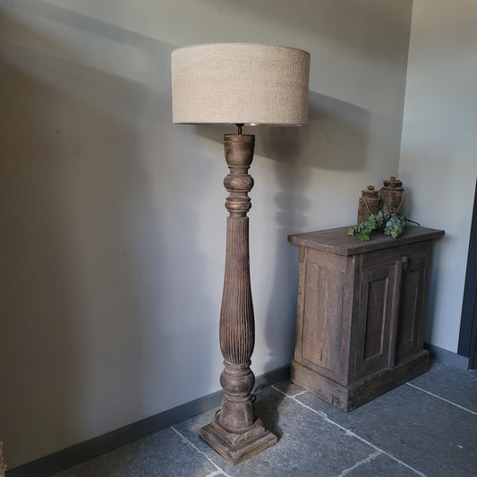 Houten baluster vloerlamp incl. shabby kap