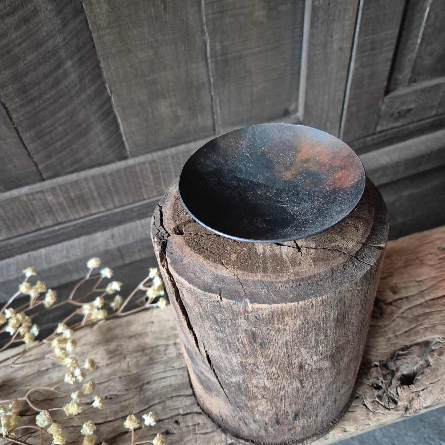 Uniek oud houten kandelaar nr. 16