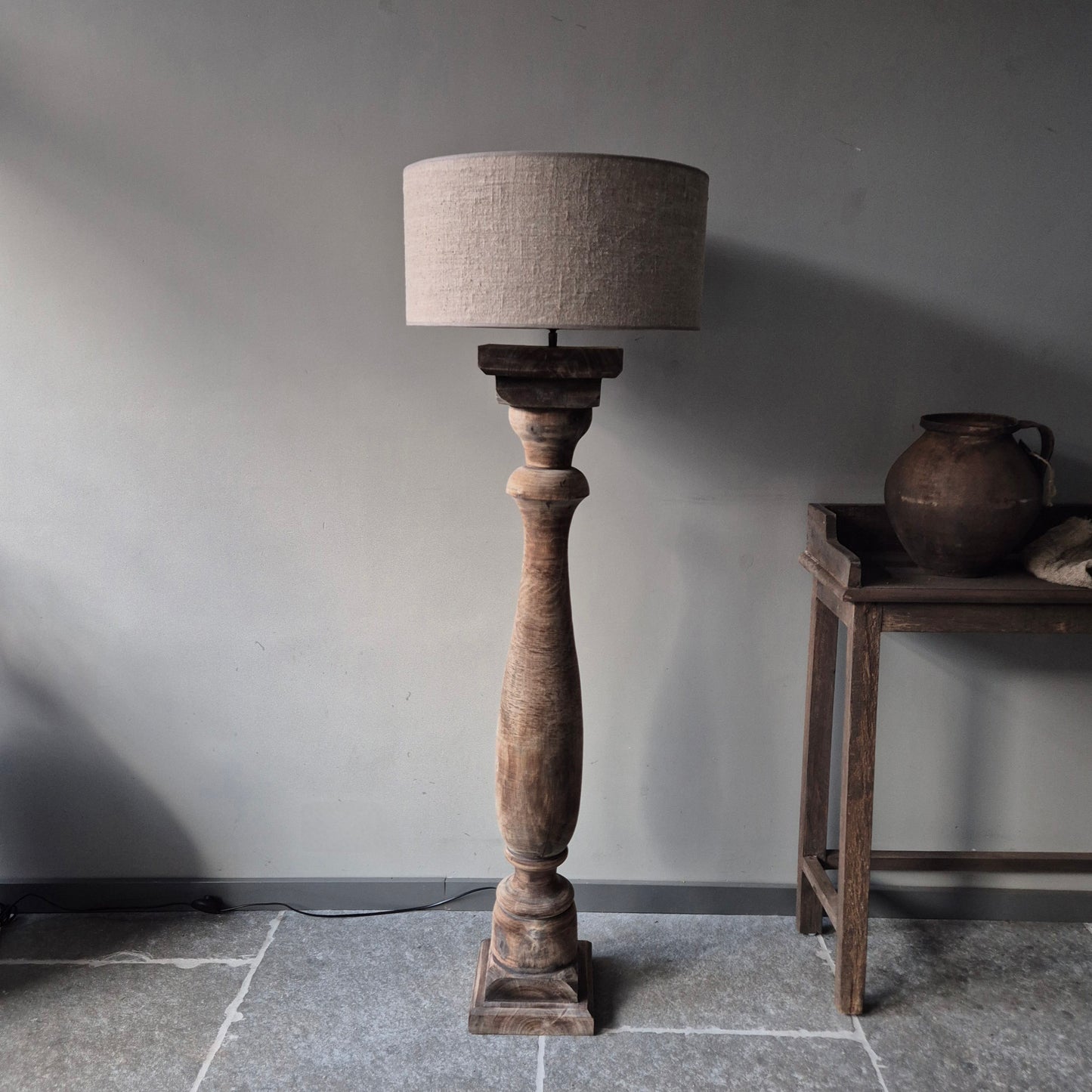 Houten baluster vloerlamp incl. shabby kap