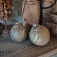 Houten bol aan touw
