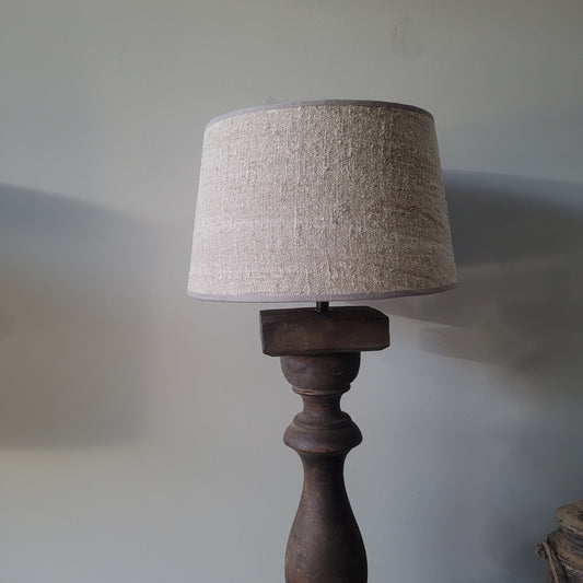 Houten baluster tafellamp incl. shabby kap L