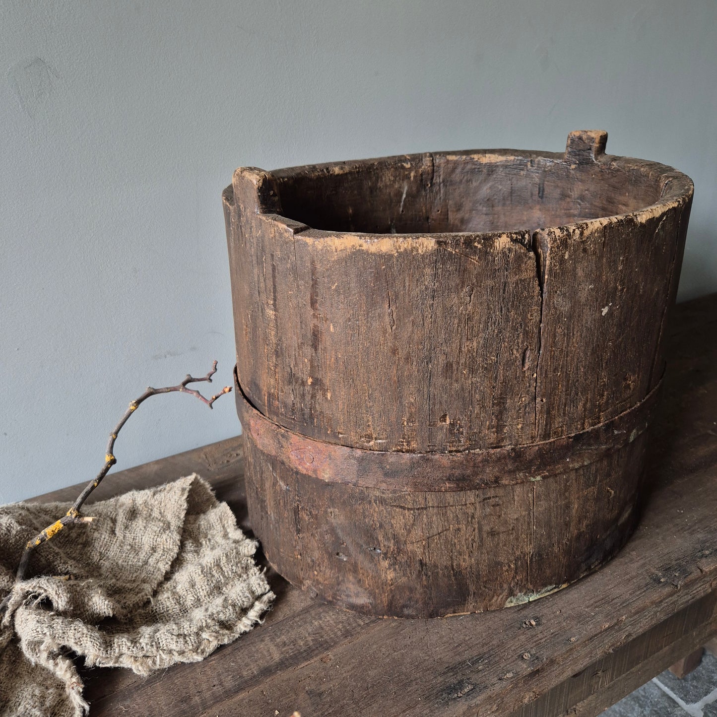 Oud uniek houten bak | kruik