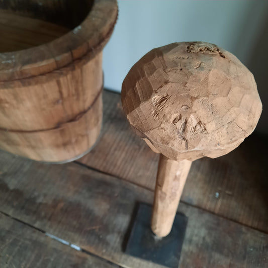 Butterstick ornament hout op voet