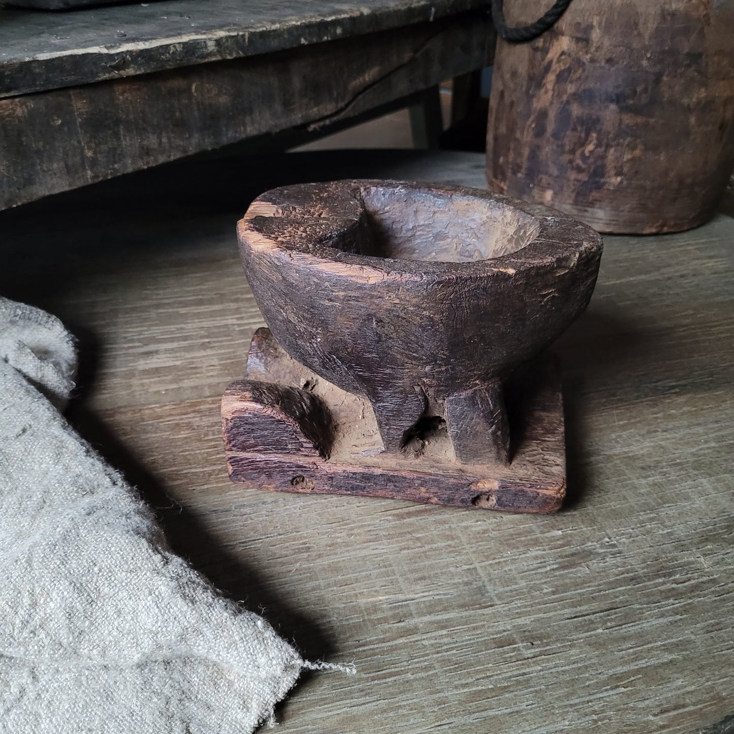 Uniek oud houten ornament kandelaar